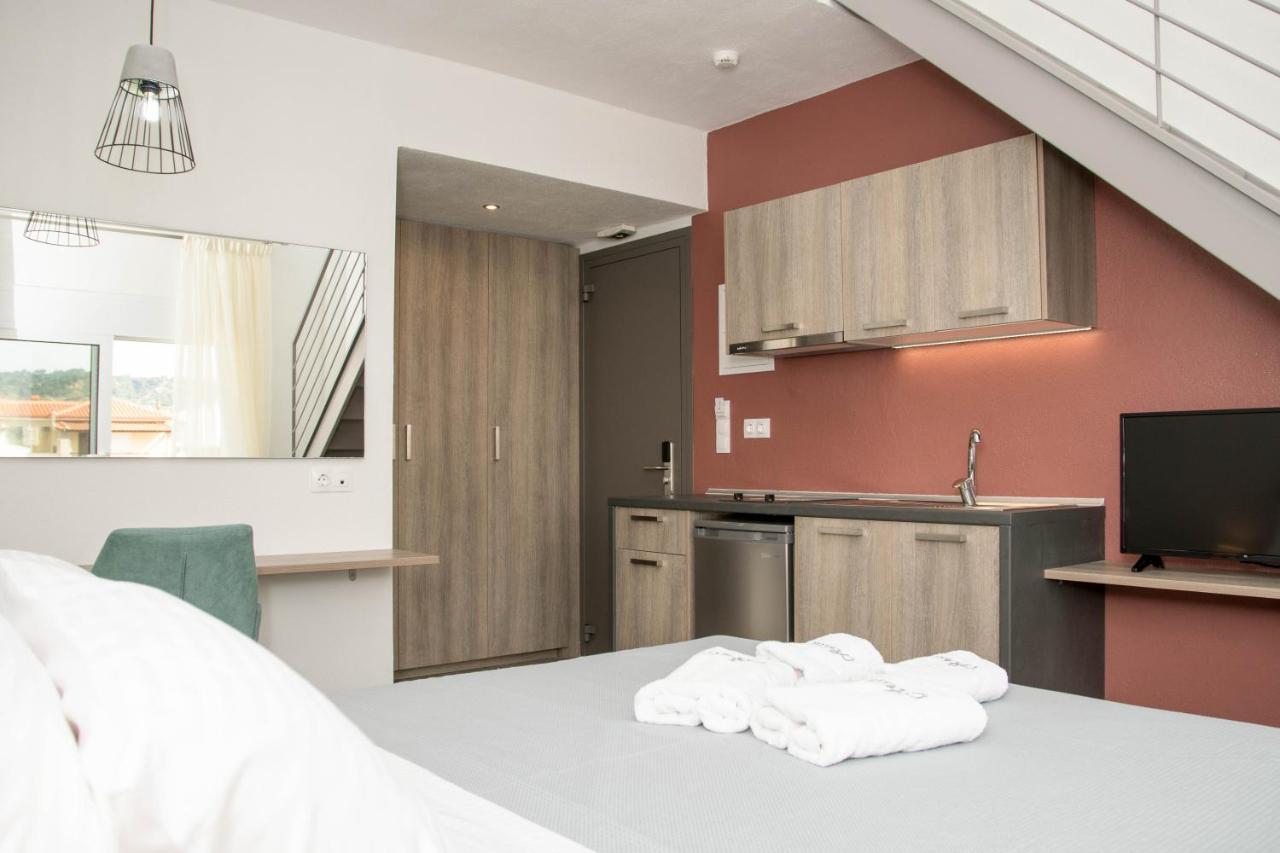 Aelia Luxury Apartments Nikiti  Eksteriør billede