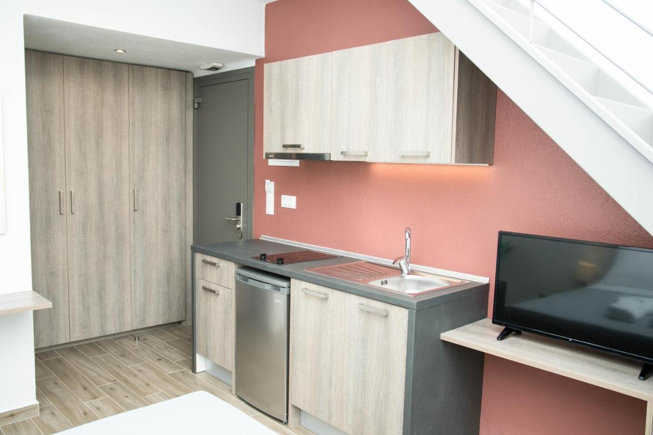 Aelia Luxury Apartments Nikiti  Eksteriør billede