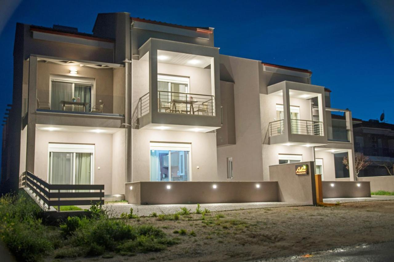 Aelia Luxury Apartments Nikiti  Eksteriør billede