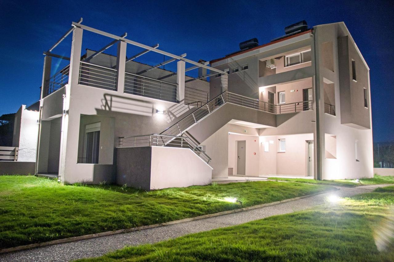 Aelia Luxury Apartments Nikiti  Eksteriør billede