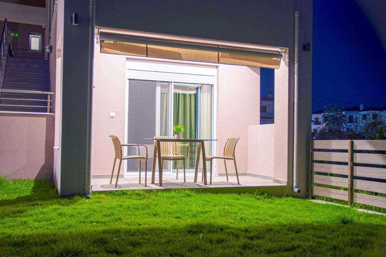 Aelia Luxury Apartments Nikiti  Eksteriør billede